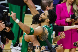 萨利巴：海因策帮了我们很多，他与我们的交流非常多（萨利巴：海因策对我们帮助很大，与我们沟通交流非常频繁）