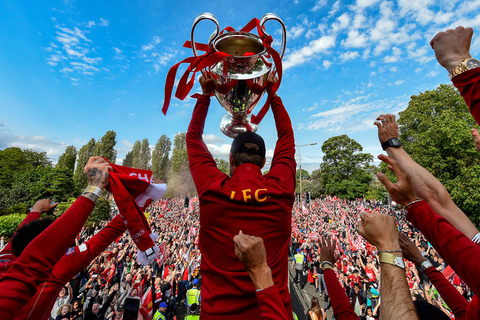 德国队第21次晋级世界杯，仅次于从未缺席的巴西队（德国队第21次拿到世界杯门票，次数仅次于从未缺席的巴西队）