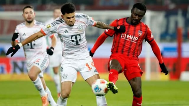 06年巅峰科比到底有多强？ 三节62分，单场81分！得分如庖丁解牛！（2006巅峰科比到底有多强？三节62分、单场81分，得分如砍瓜切菜）