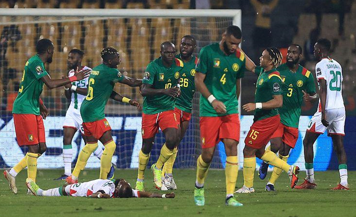 东体：蒙哥马利有望登陆中超，正与北方球队深入接触（东体：蒙哥马利有望赴中超执教，正与一家北方俱乐部深入洽谈）