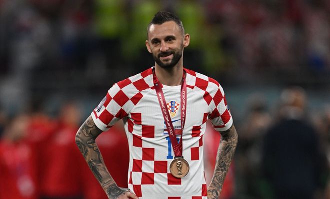 足球报：亚泰本赛季主要问题是资金不足，开局赛程也埋下伏笔（足球报：资金短缺成亚泰今季最大难题，开局赛程早埋隐患）