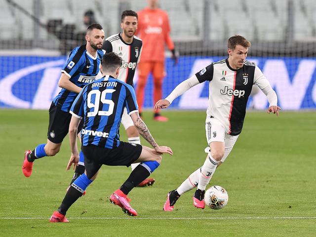 欧冠赛场精彩瞬间：皇马主场2-0取胜,（欧冠高光回顾：皇马主场2-0告捷）